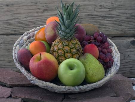 Commander un panier simple de fruits de saison chez un primeur à Bordeaux centre